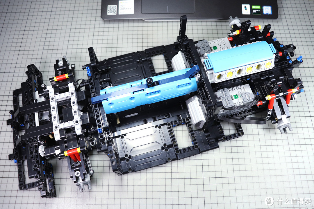 3700片零件+5电机的科技组积木旗舰-乐装2101埃文塔多评测