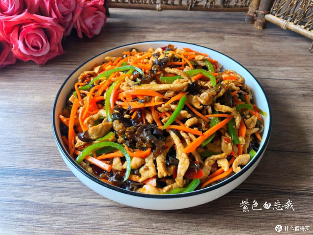 猪肉这么做,酸辣开胃,好吃到连汁都不剩,拌米饭真是绝了
