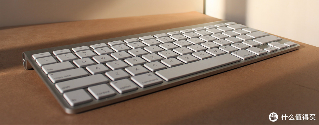 ikbc c87 青轴 与 Apple MagicKeyboard 简单评测