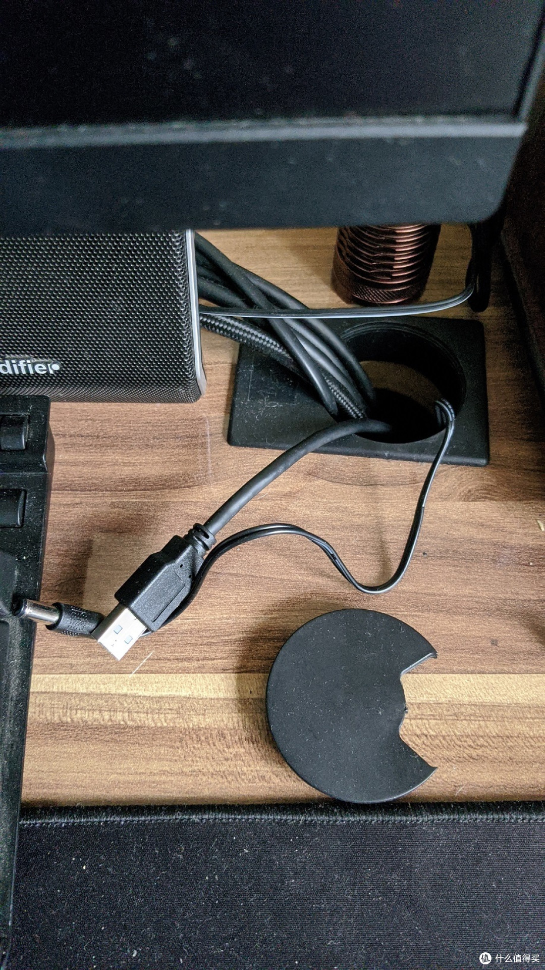 漂亮实用的桌面HUB