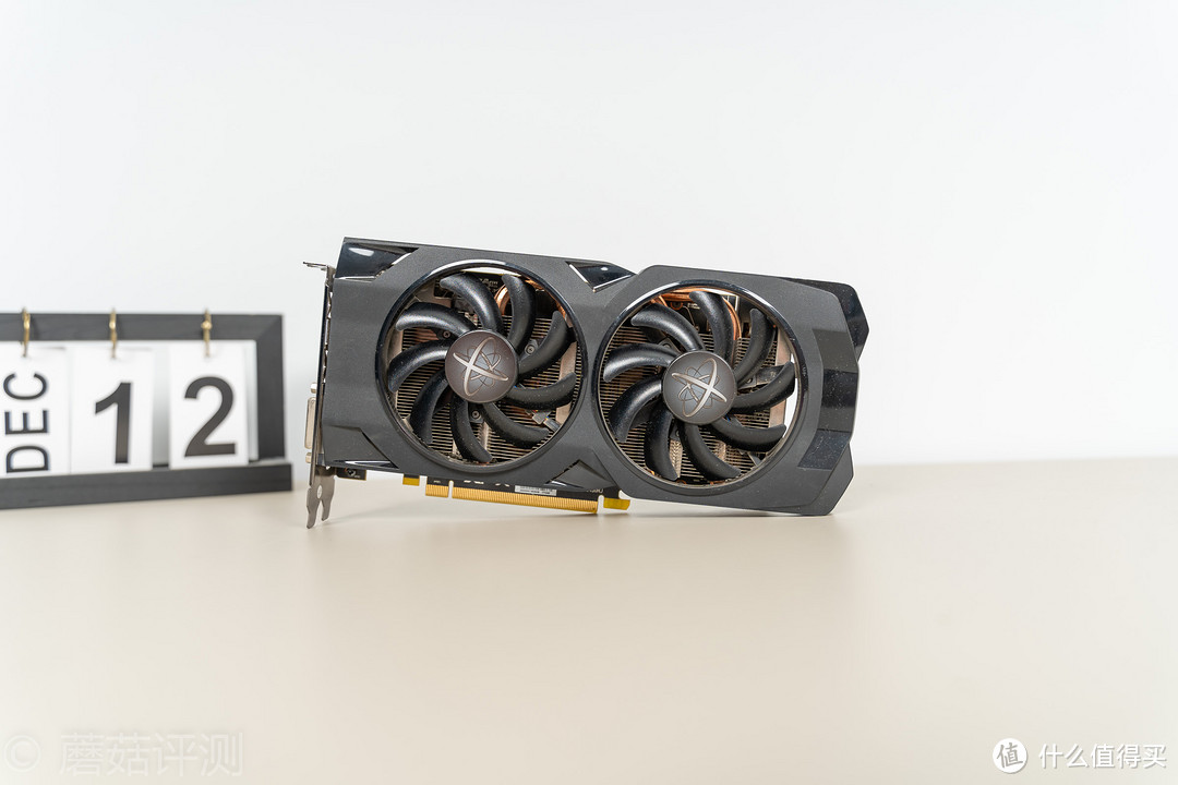 使用四年，散热效果和全新几乎一致、讯景RX470 4G黑狼版显卡 清灰