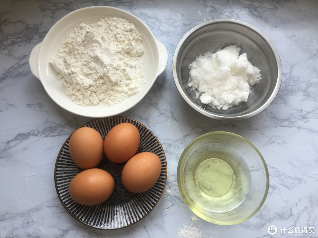4个鸡蛋1碗面,老蛋糕在家做,不塌陷不开裂,掌握技巧一次就成功