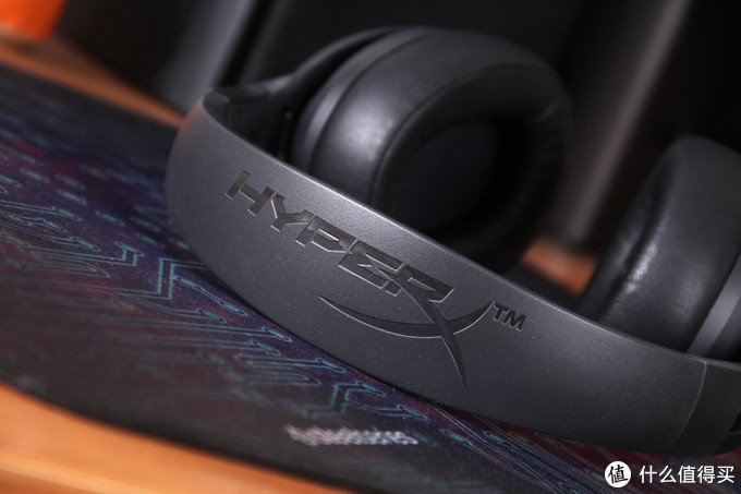 可以无线充电的游戏耳机—HyperX Cloud Flight S 天箭S 体验评测