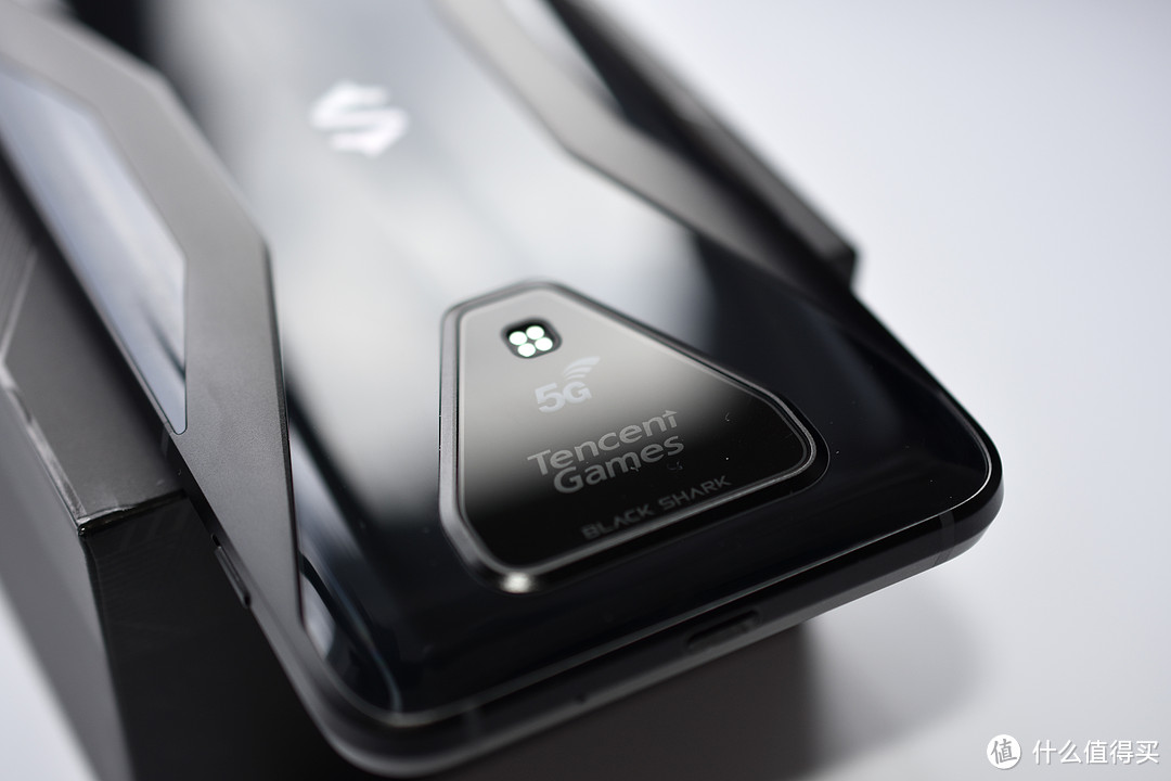 全球首款5G游戏手机——腾讯黑鲨游戏手机3 真机图赏​​​​