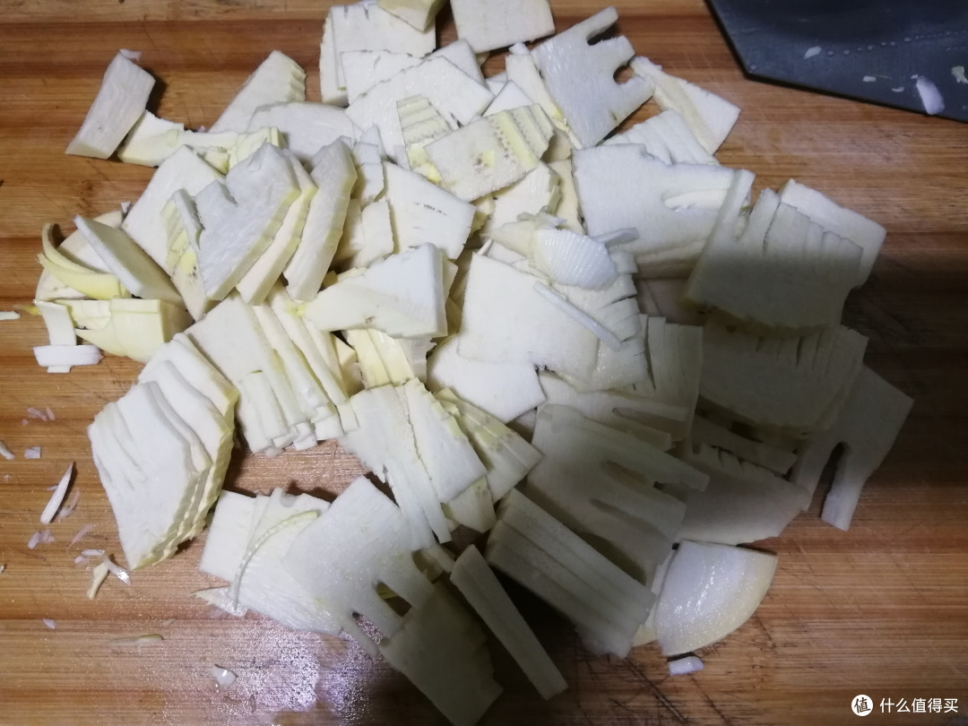 它俩是春季里的头一鲜，错过季节不再有，啥料不用简单炒，太香了