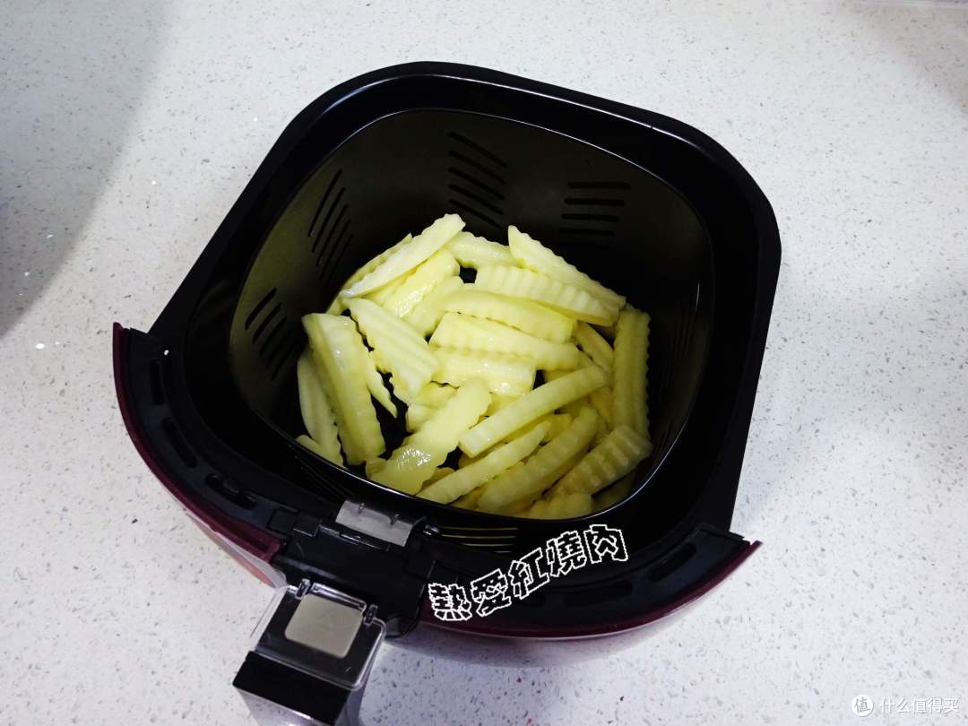 你还在用油炸薯条吗?我只用几滴油做好的薯条外焦里嫩!