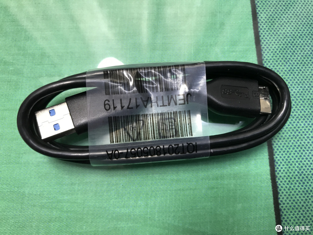最后就是USB 3.0的数据线