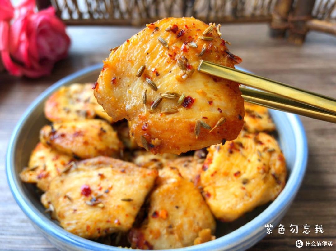 鸡胸肉这样做，香味浓郁，比烧烤还好吃，解馋又减脂