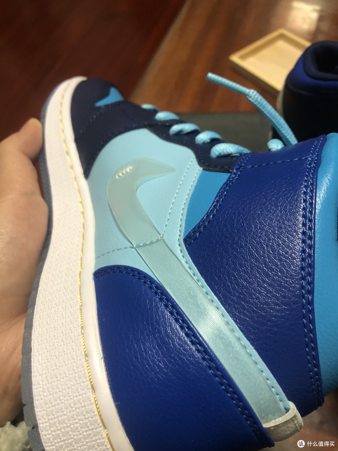 这么好看的鸳鸯FLY鞋,居然只有女码--AIR JORDAN 1 MID FLY