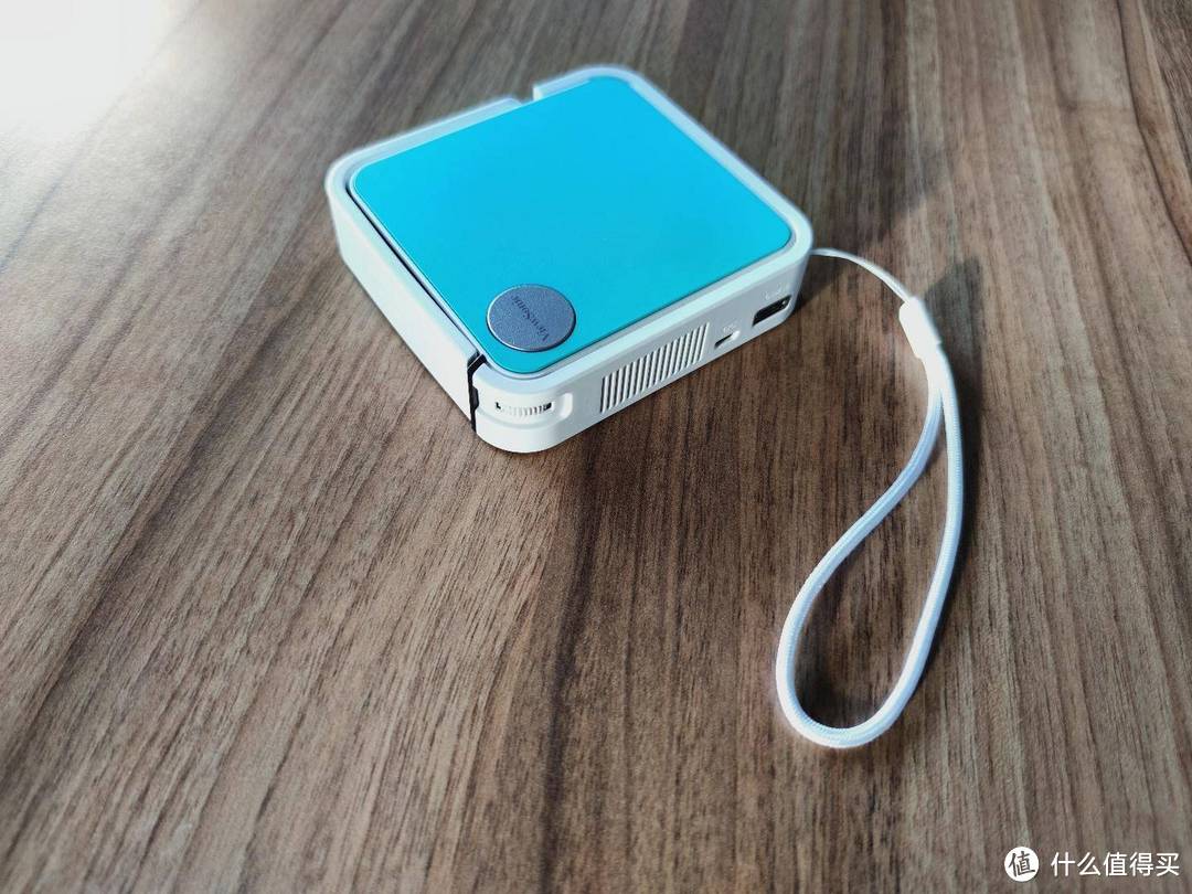 后疫情时代生活小物,小白的第一台投影仪优派M1 mini