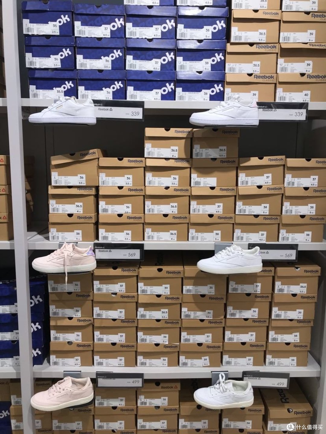 Reebok“大闸蟹”惊现折扣店,五折迎客表诚意,纠结一番未下单🐶