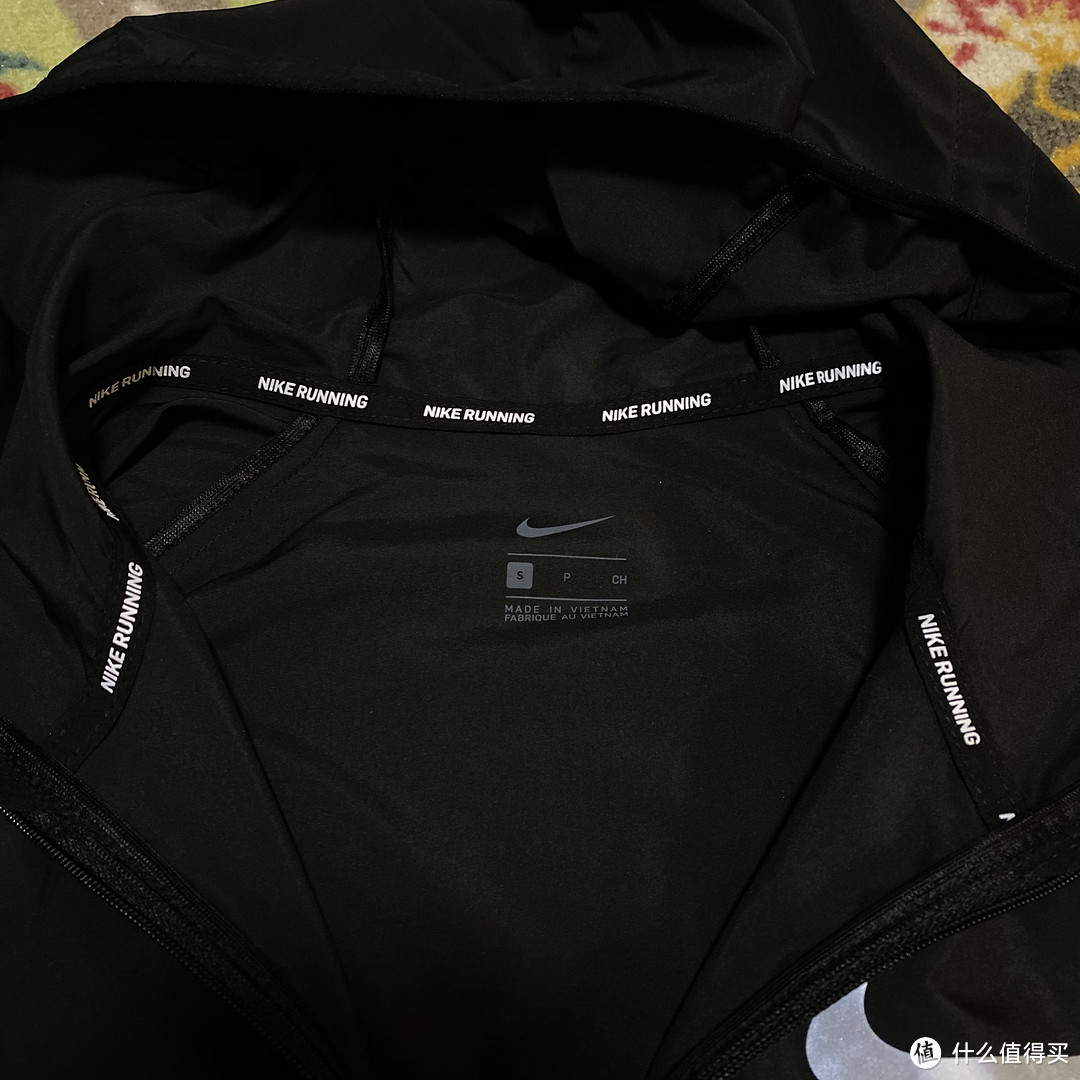 轻薄透气反光!NIKE ESSENTIAL跑步连帽夹克