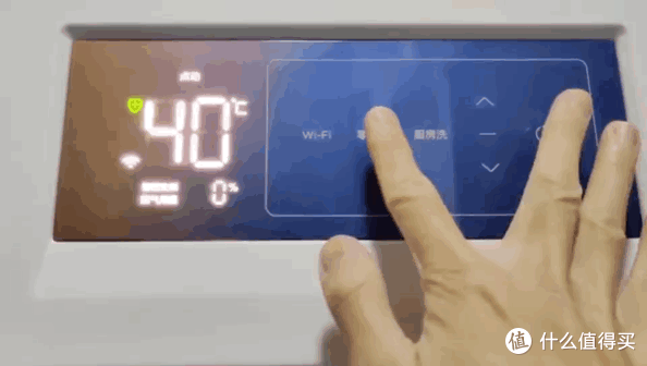洗澡冷水放半天?换上美的极光TD7燃气热水器吧