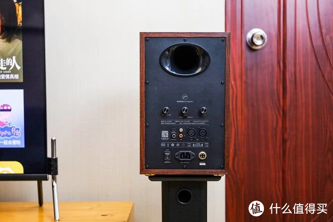 澎湃低音震撼听感 全面革新的惠威D300两分频有源Hi-Fi音响评测