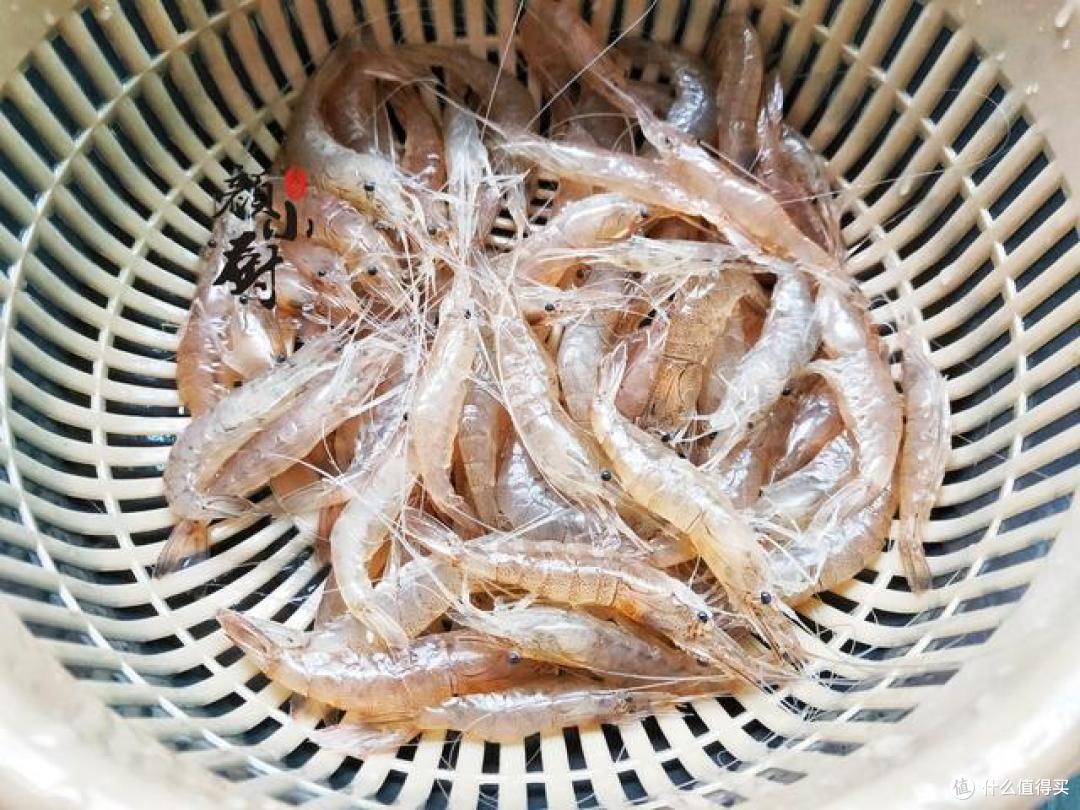 遇到这种小虾,我从不手软,25元买一斤,这样煮,营养好味道鲜
