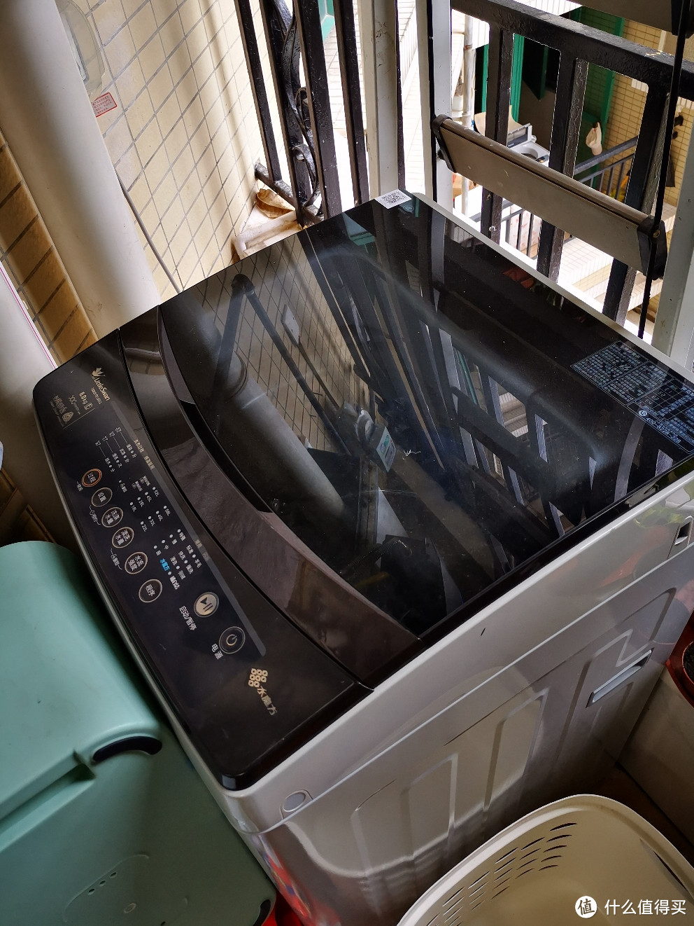 洗衣机圆筒的好处就是清洗速度快，而且干净程度比较高，但是会卷绕衣服，但是扔到烘干机里面基本上就没有这个问题，而且现在新的，缠绕也没有那么厉害。