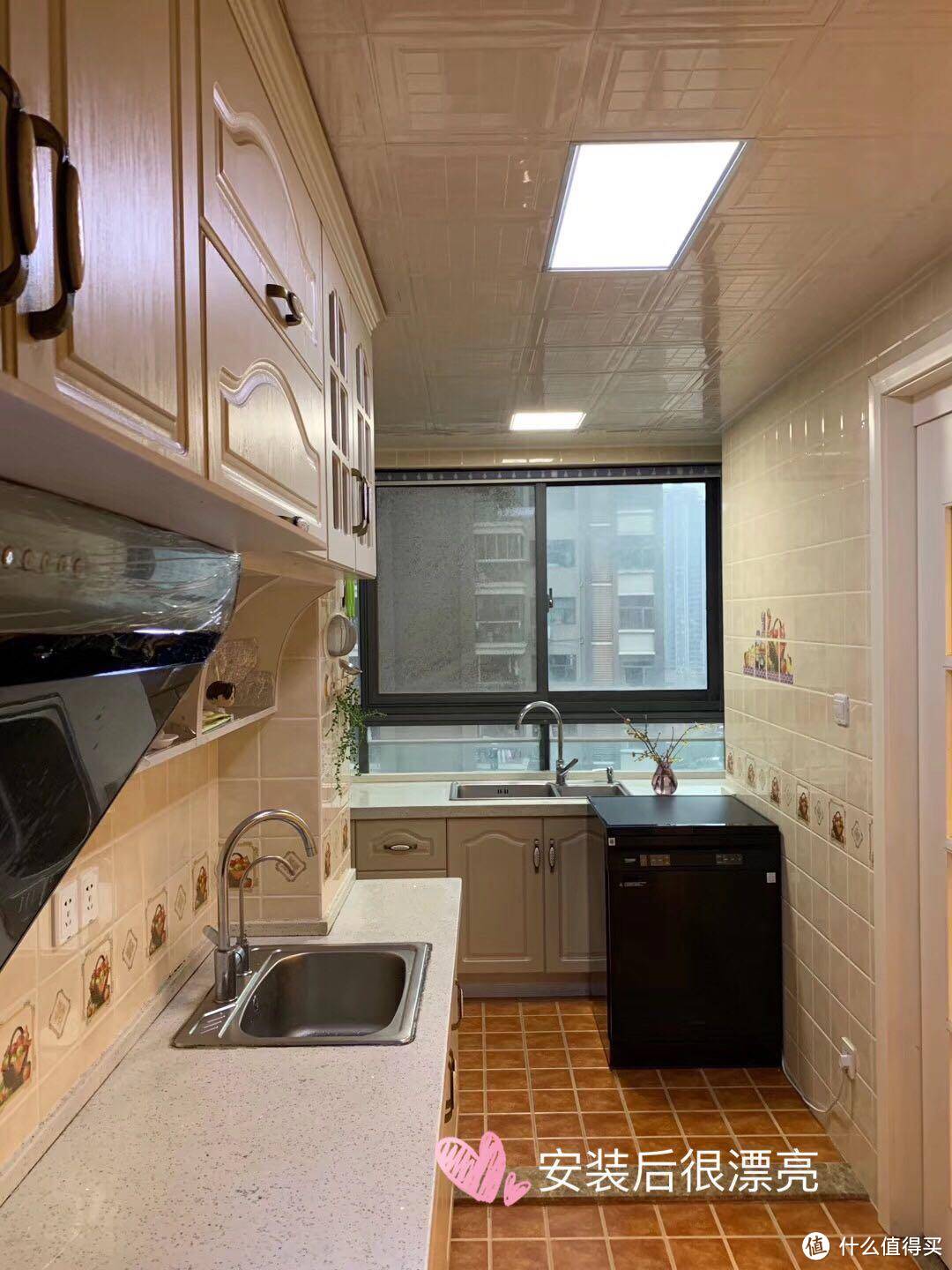 你负责朋友圈晒美食,美的H5洗碗机搞定你的餐具清洁问题!
