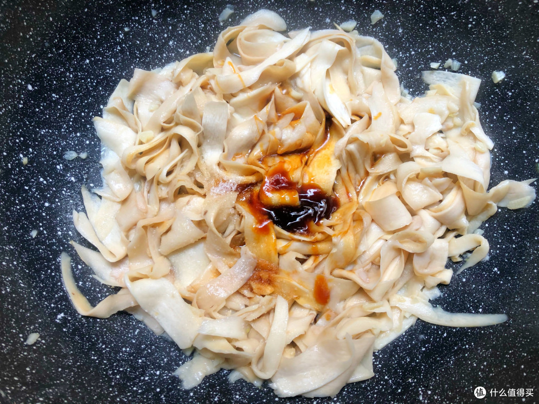 杏鲍菇这样做,你吃过吗?香辣美味,比烧烤还好吃,快试试