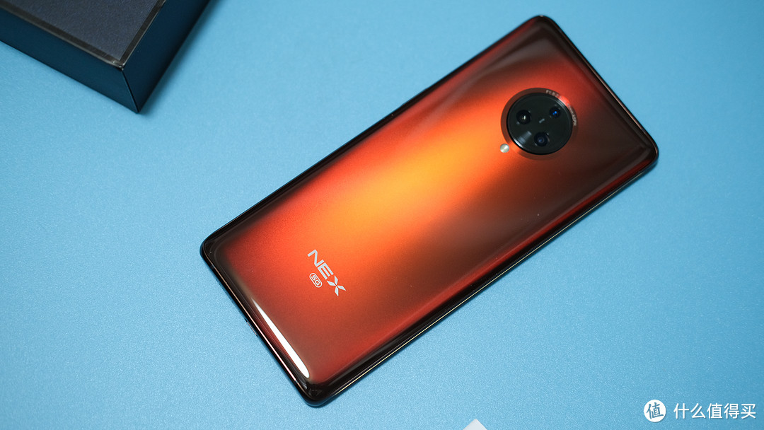 更接地气的定价,成就新一代旗舰水桶机?vivo NEX 3S 5G体验