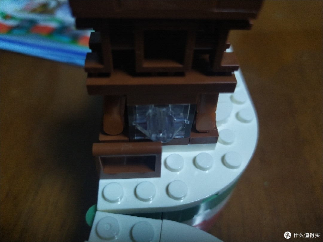 迟来的601090:圣诞旋转小屋