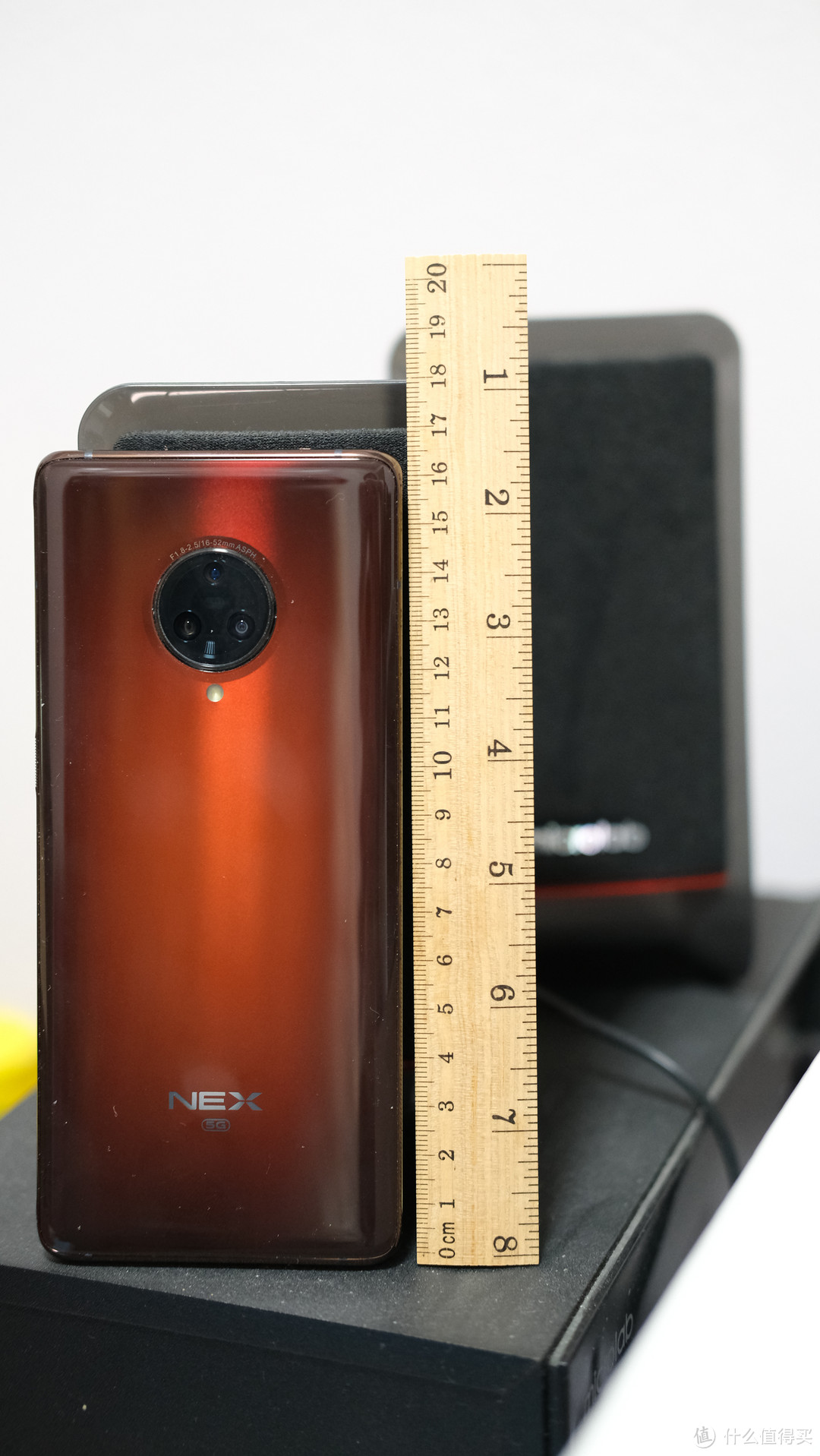 更接地气的定价，成就新一代旗舰水桶机？vivo NEX 3S 5G体验