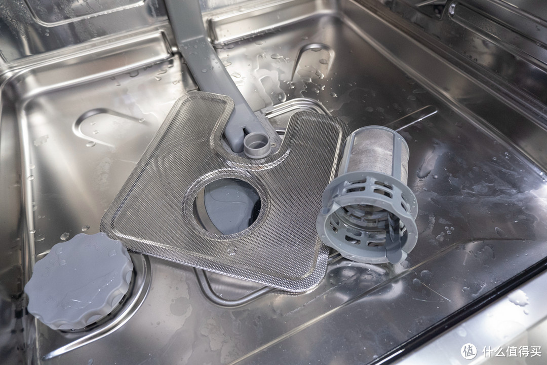 完美嵌入安装，强力挑战油烟机清洗：老板W735洗碗机评测