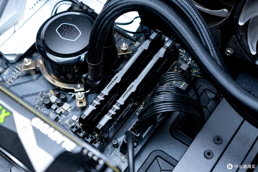 双通道高频内存对性能提升如何?HyperX FURY DDR4 RGB 骇客神条 16G×2评测