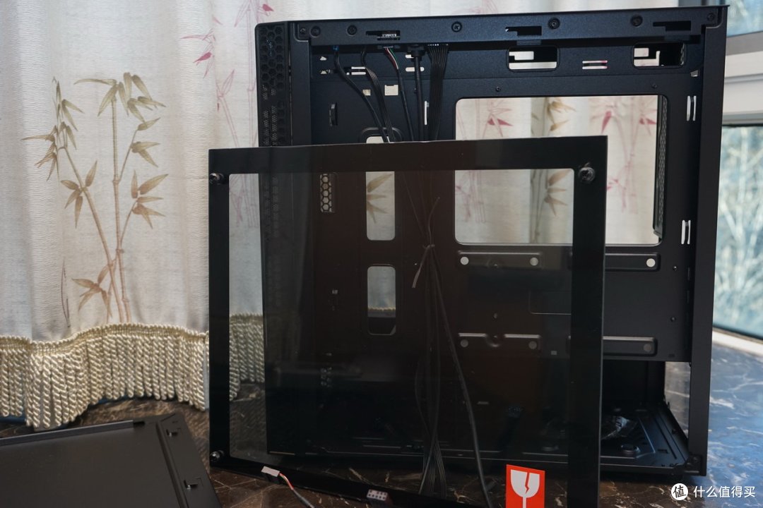 光污染就是要透出来:酷冷至尊 MB400L(智瞳)中塔机箱