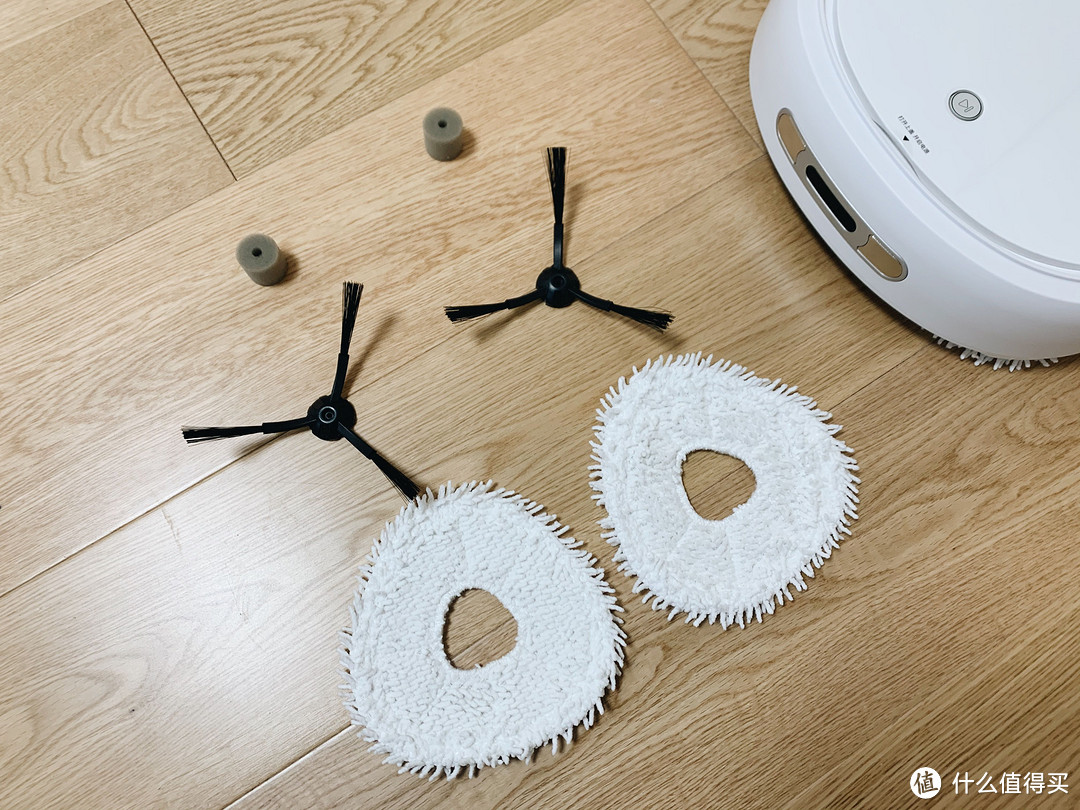 自动洗拖布的云鲸J1拖地机器人真的实用吗？石头T6、iRobot 380对比