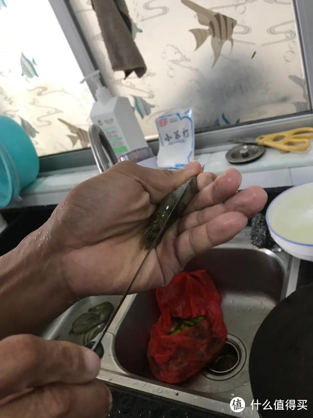 一个喜欢做菜的人，一定是一个生活细致的人，今天分享开背虾蒸粉丝