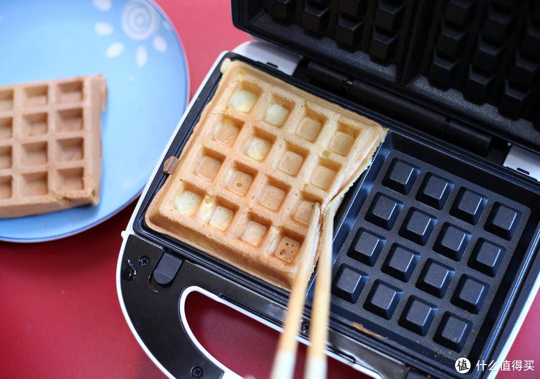 不会做饭的我用它第一次做出华夫饼，孩子吃不够