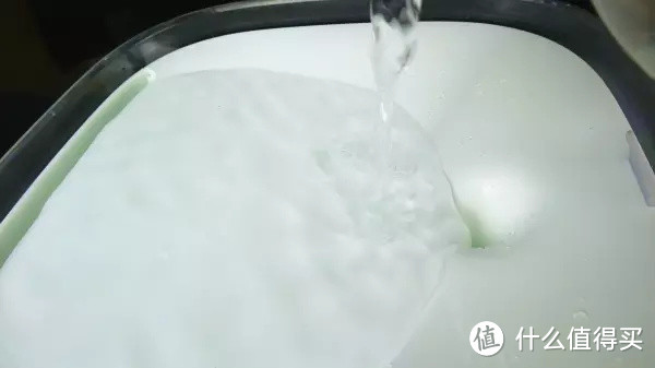 什么值得买之小顽智能宠物饮水机,主子们再也不用担心猫咪狗子不爱喝水,和喝水健康问题了