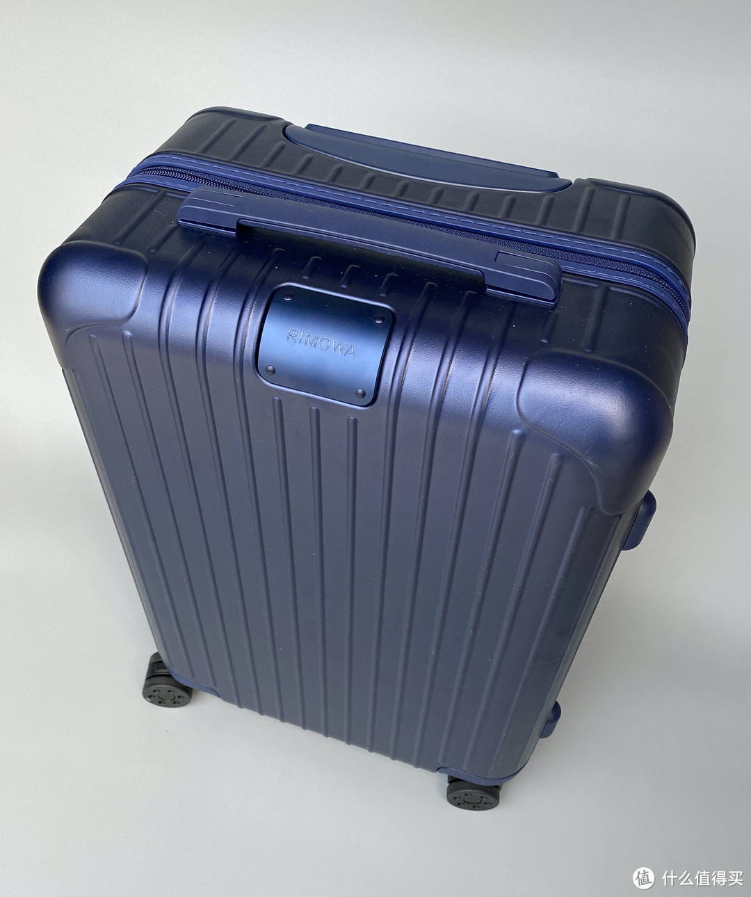 实用又好看的RIMOWA ESSENTIAL Cabin 21寸登机箱评测