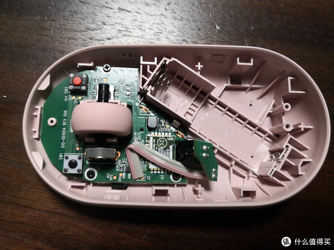 图7：电路板装回鼠标