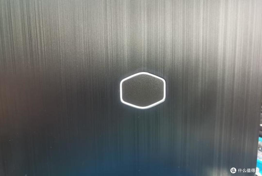 电脑小白怎么把旧主板装进新的MB400L机箱当中