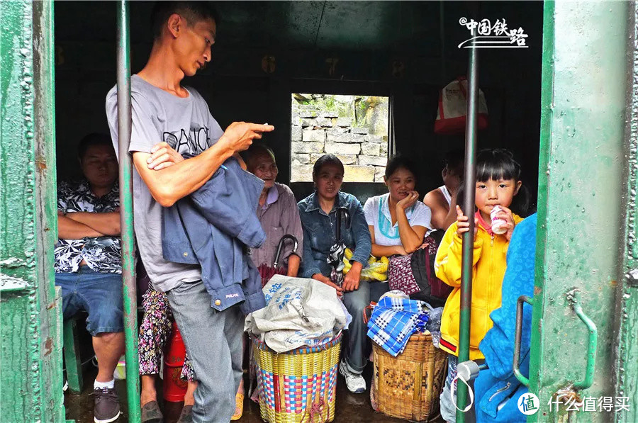 下半年在国内火车旅行吧，这或许是个出行的新思路