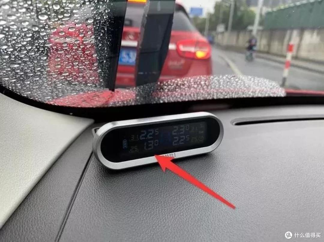 马路牙子撞击实测,时速20公里,嘭……