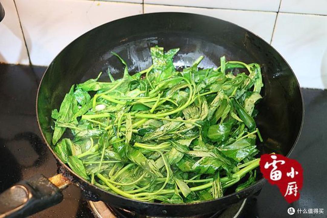 这个菜有些人只吃叶子，而有些人只吃茎，你怎么吃的？