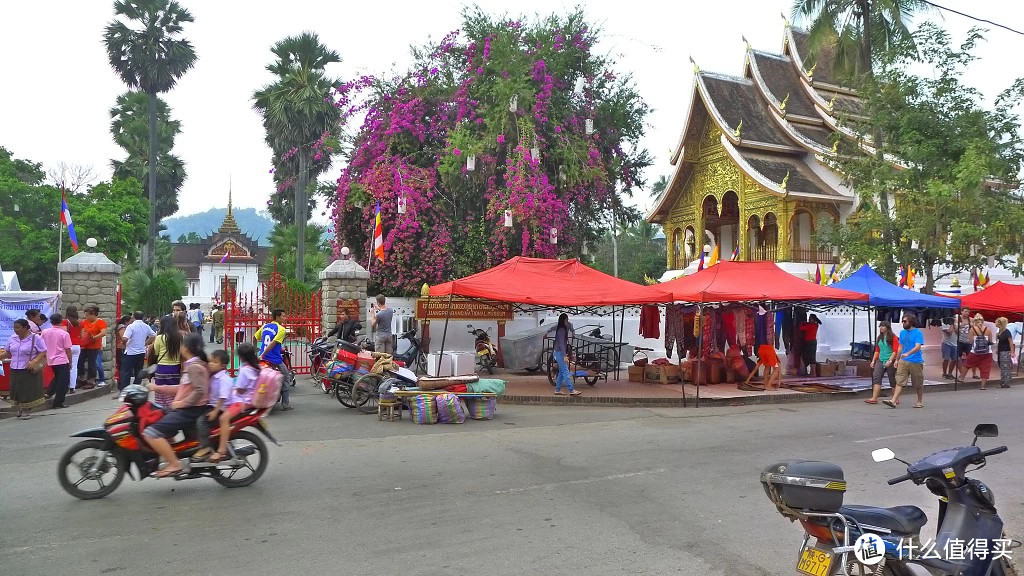 1个人，1辆摩托，1个国家，52天游老挝