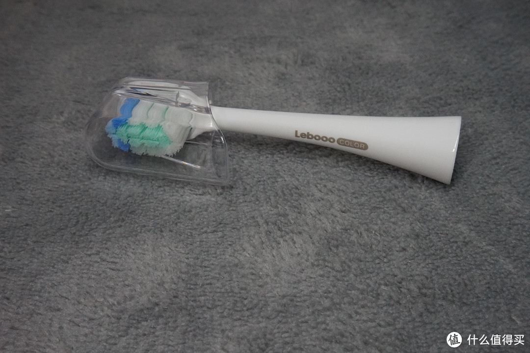 牙齿清洁好帮手--力博得变频声波电动牙刷