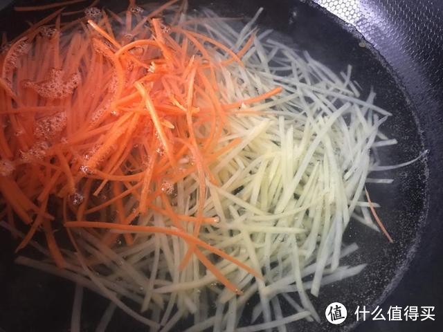 教你做道好吃的家常凉菜,热量忽略不计,一周吃2次,腰细了