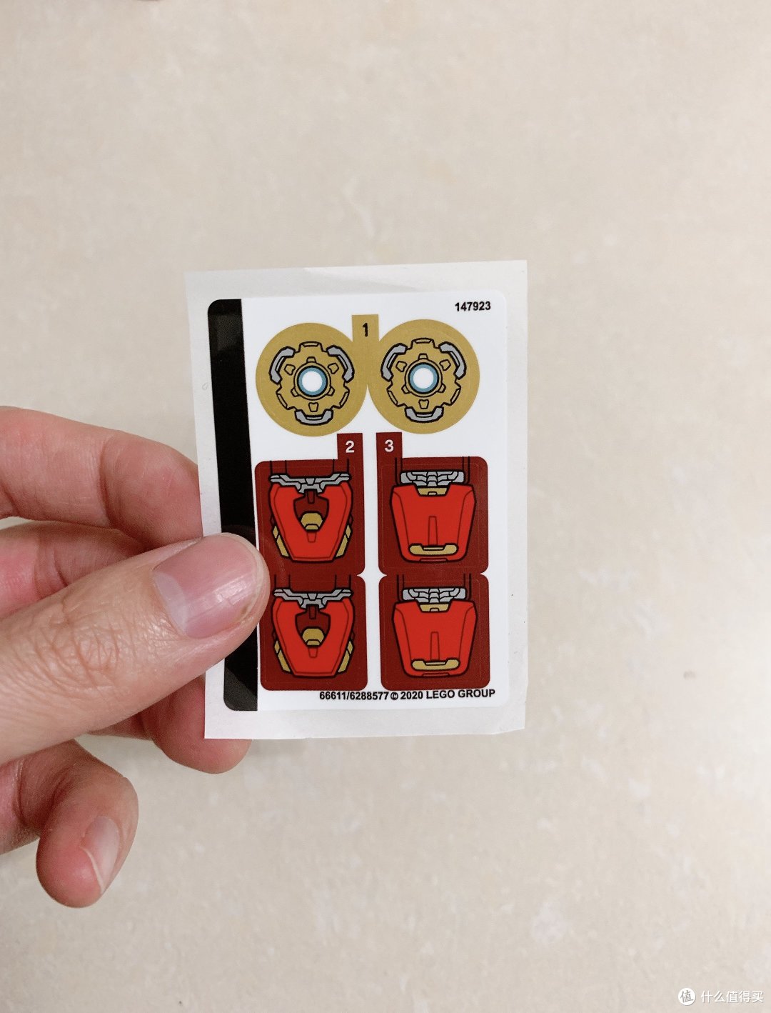 乐高76140开箱拼搭:钢铁侠机甲,到底有多浓的山寨风?