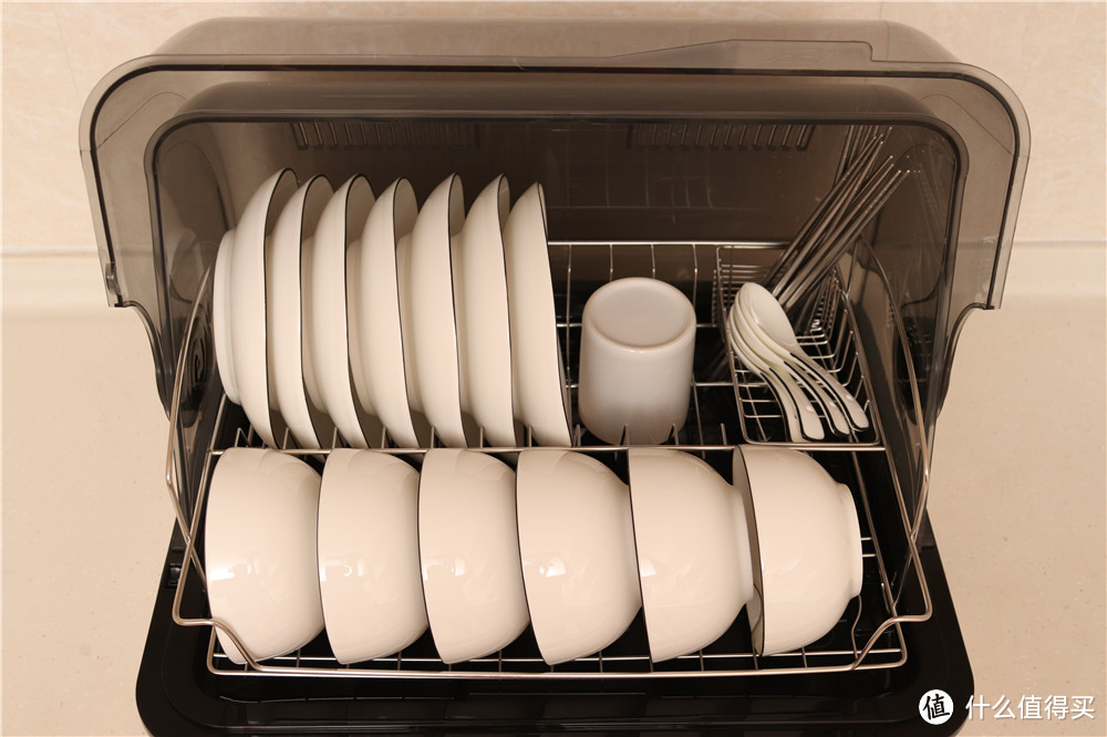 家中餐具也要认真消毒 云米台式保洁柜了解一下
