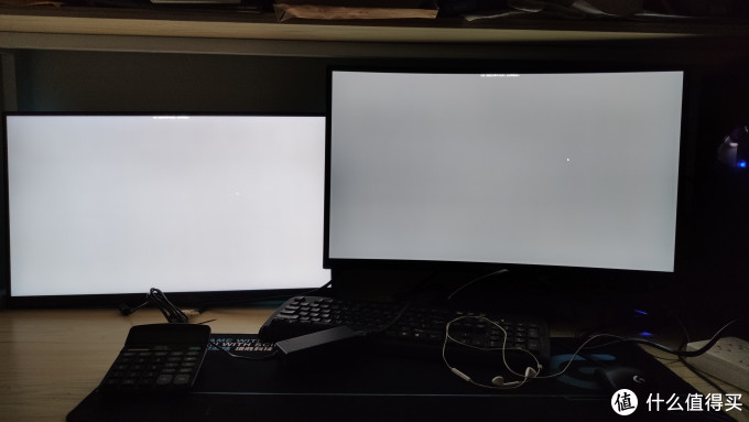 拖影？漏光？入门级VA曲面和IPS硬屏显示器画面实拍