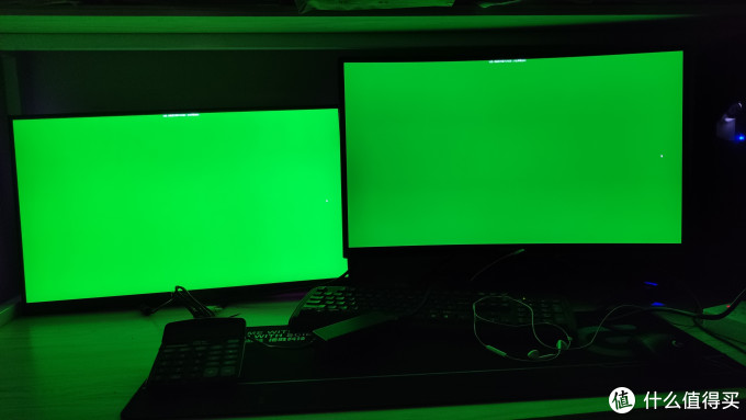 拖影？漏光？入门级VA曲面和IPS硬屏显示器画面实拍
