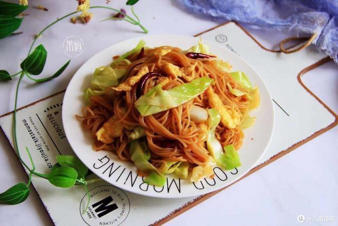 这美味既是菜也是主食,每次炒一锅,老公总抢着吃,成本才5块钱