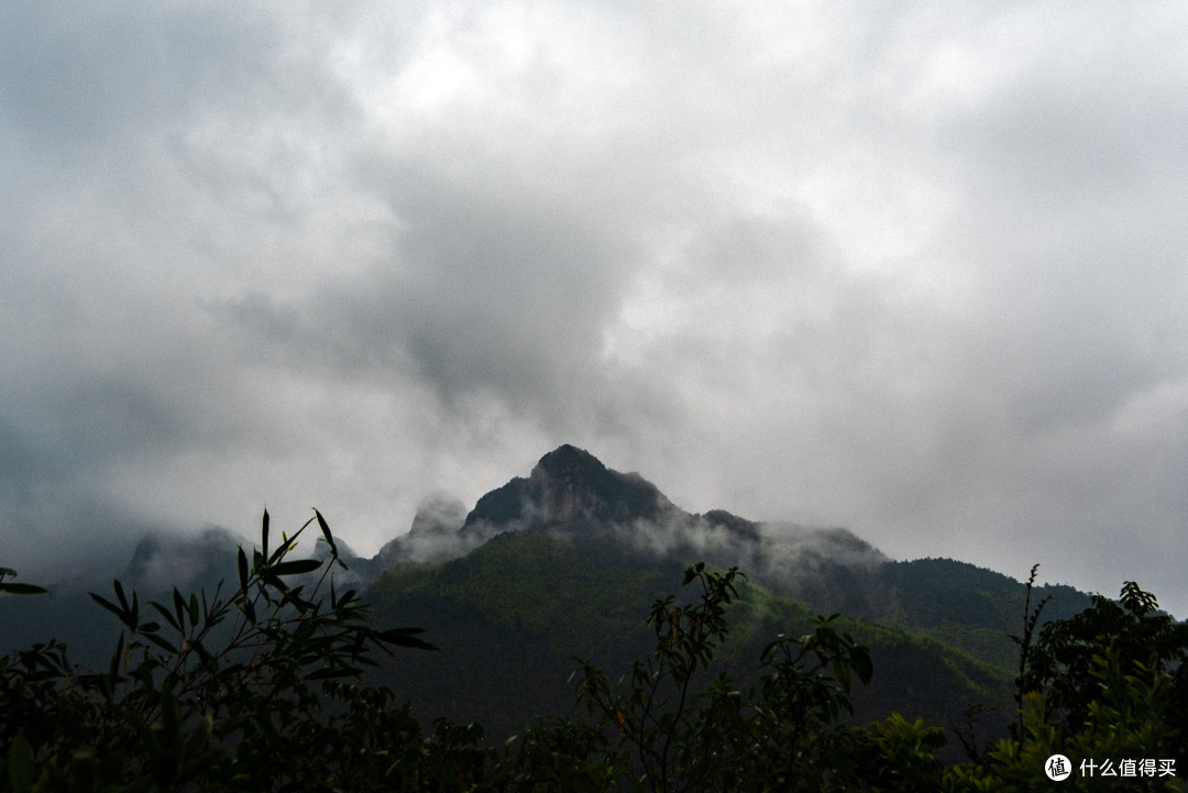 远方的山峰