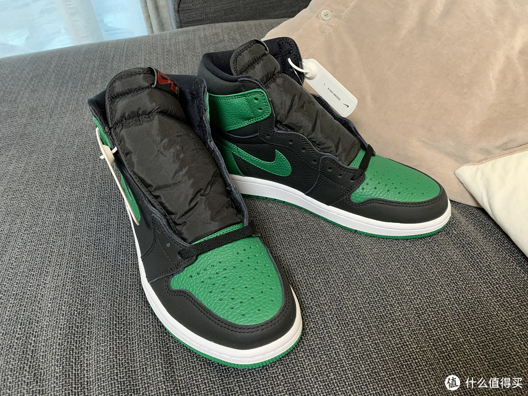 实惠之选， Air Jordan 1 黑绿 OG  Pine Green，附加穿搭建议