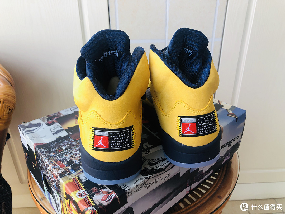 他才不是小东京，请叫他AIR JORDAN 5 密西根