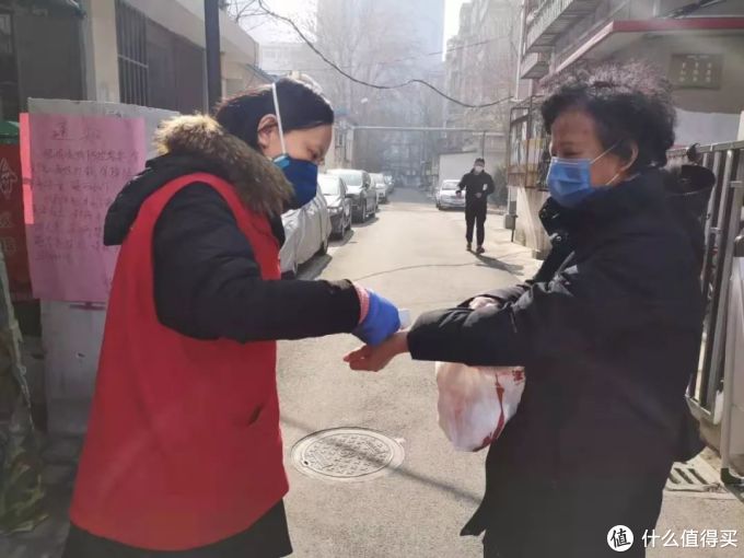 疫情拐点转危为安,六部疫情期间的纪实作品推荐,附完整观看链接